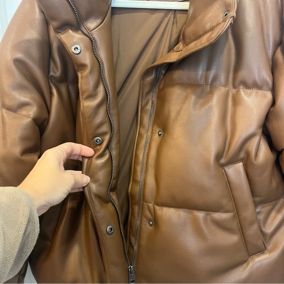 Levi's Womens Faux Leather Quilted Puffer Jacket Brown Button Zip Close Size L - Picture 3 of 11